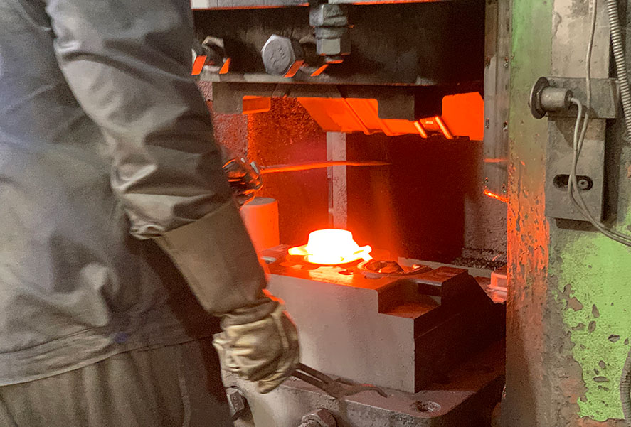 Diferite tipuri de procese de forjare