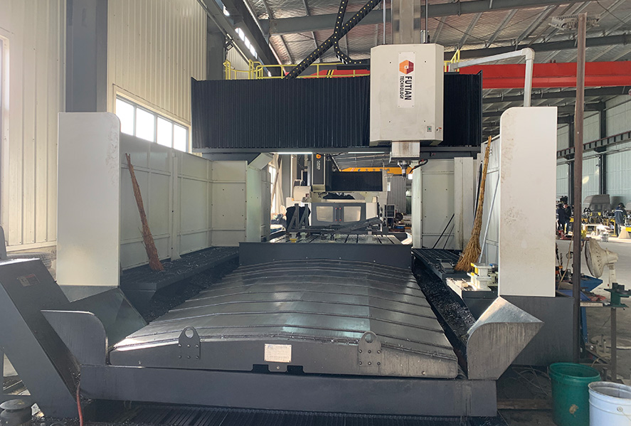 Centrele de gantry stimulează capacitatea mare de prelucrare a CNC