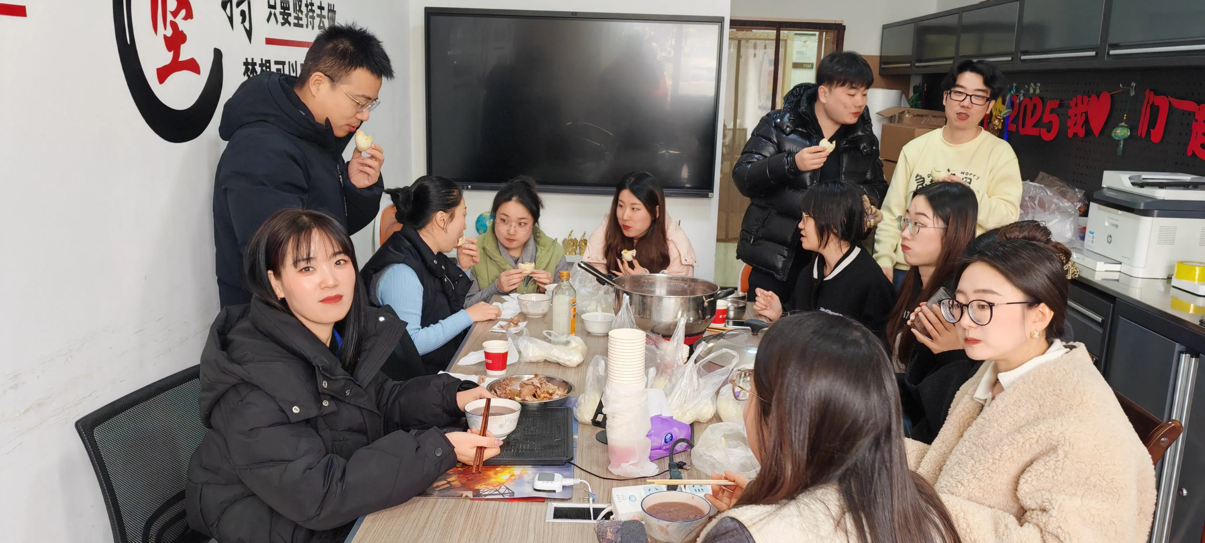 Sărbătoarea Festivalului Laba la Haozhifeng